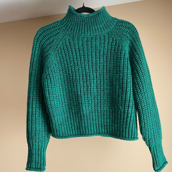 Forever 21 Cropped Chunky Knit Sweater - Picture 1 of 7